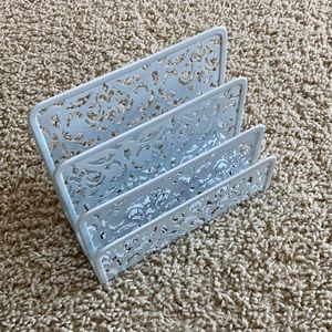 Makeup palette organizer